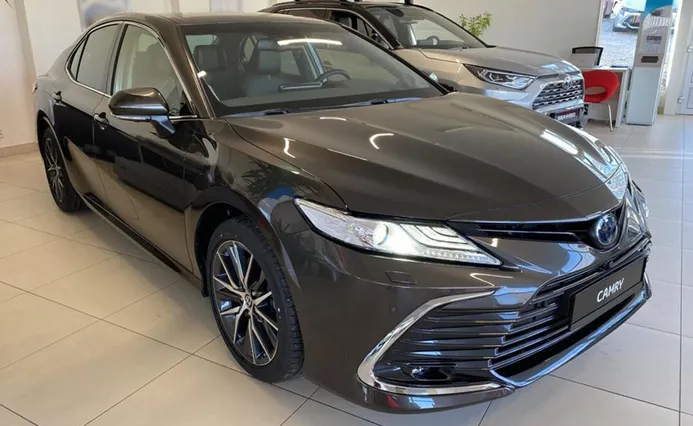TOYOTA Camry - zdjęcie 1