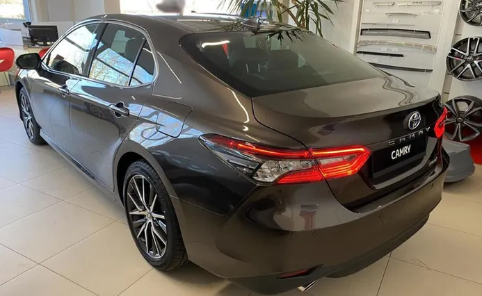 TOYOTA Camry - zdjęcie 2