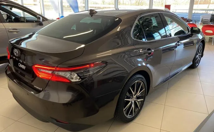 TOYOTA Camry - zdjęcie 3