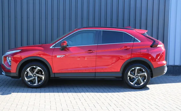 MITSUBISHI Eclipse Cross - zdjęcie 2