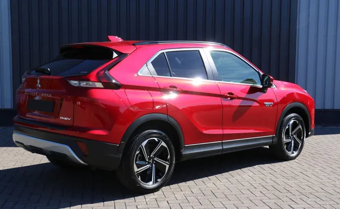 MITSUBISHI Eclipse Cross - zdjęcie 3
