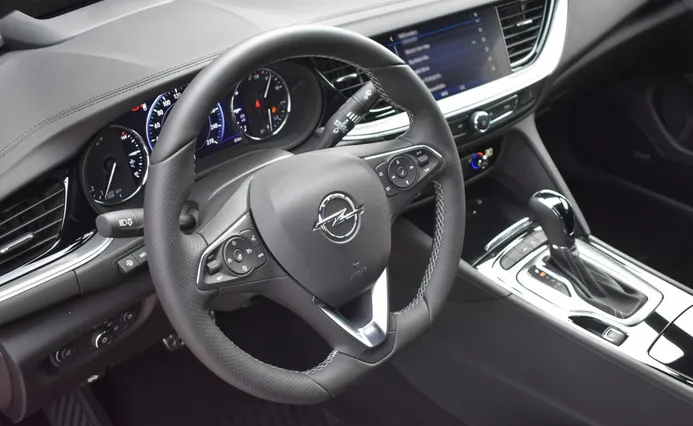OPEL Insignia - zdjęcie 6